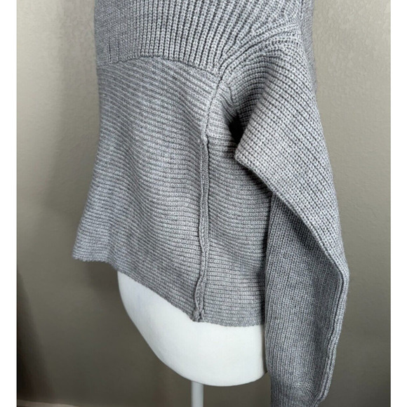 Superdown Cropped Sweater Size Small Heather Gray Boat Neck Ribbed Knit Pullover - Picture 7 of 14